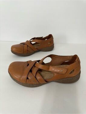 Clarks Women’s 6 1/2 Tan Roseville Step Mary Jane Flat Fisherman Travel Sandal